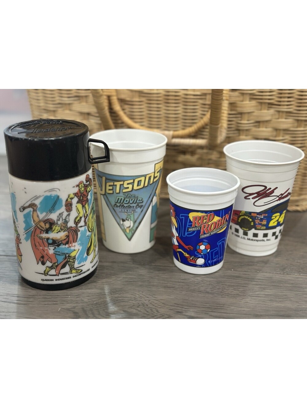 Vintage 1976 Aladdin Marvel Comics Super Heroes Thermos And 3 Collectible Cups